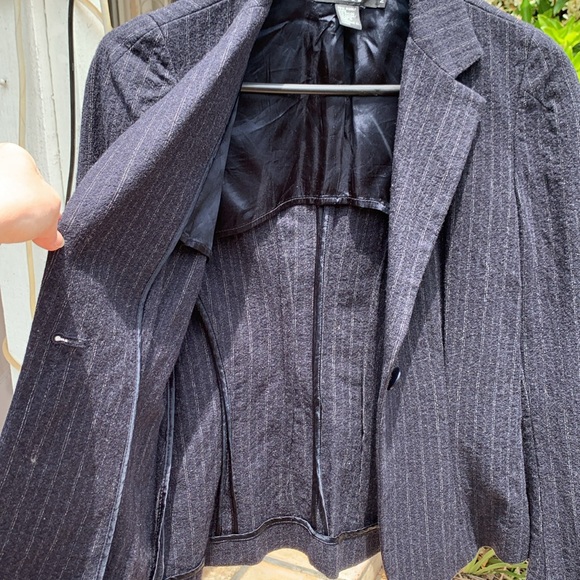 Vintage DKNY Charcoal Pinstriped Wool Fitted Blazer - Picture 4 of 11